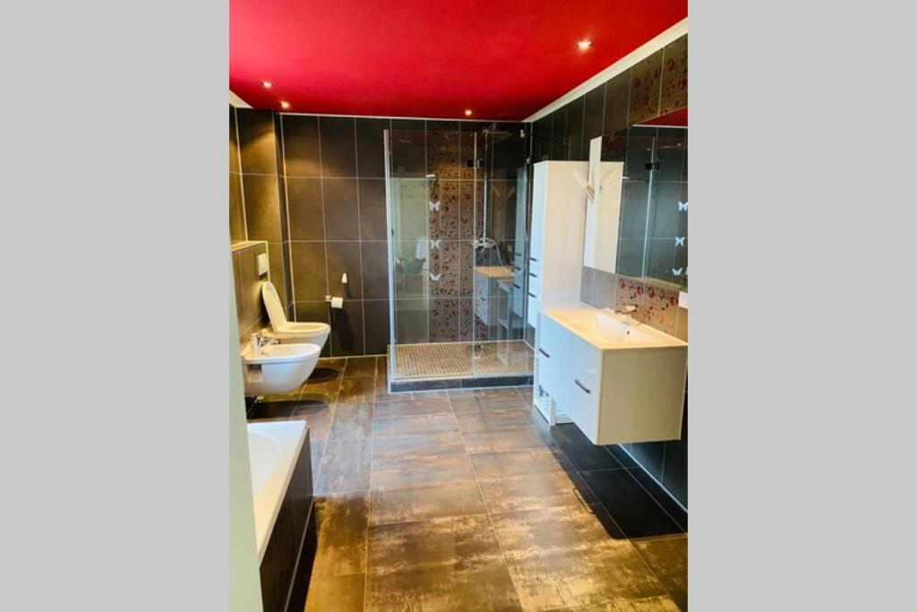 Grosses 4 Zimmer Apartment Naehe Messe Hannover Exteriör bild